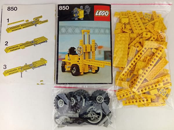 Lego Technic 850 Forklift Truck