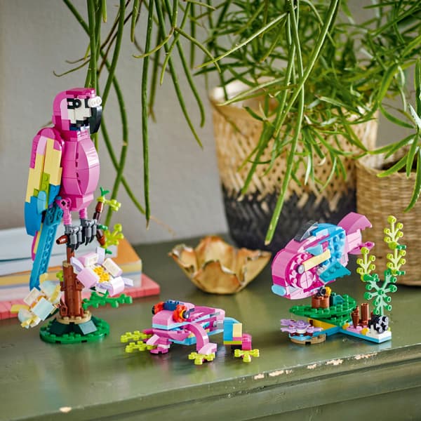 LEGO Creator 3-in-1 Exotic Pink Parrot 31144