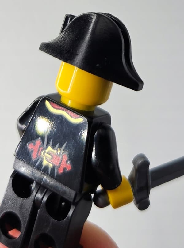 LEGO Pirates pi138a Captain – Bicorne Hat with Skull /