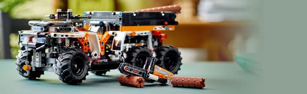 Lego Technic Off-Road Vehicle 42139 ((((dented box)))))