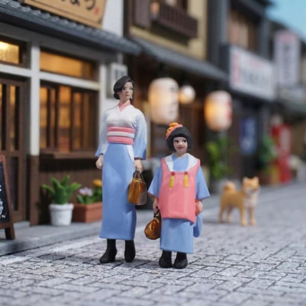 2 mother-and-daughter figurines. Based on a 1:64 scale model