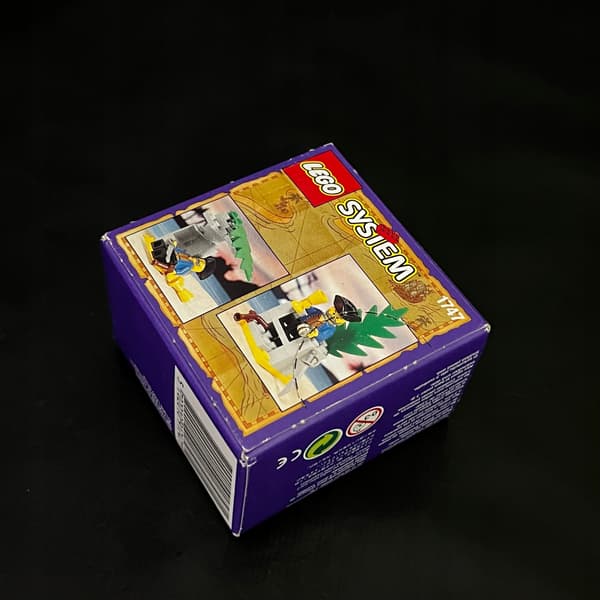 1747 LEGO Pirate and Treasure