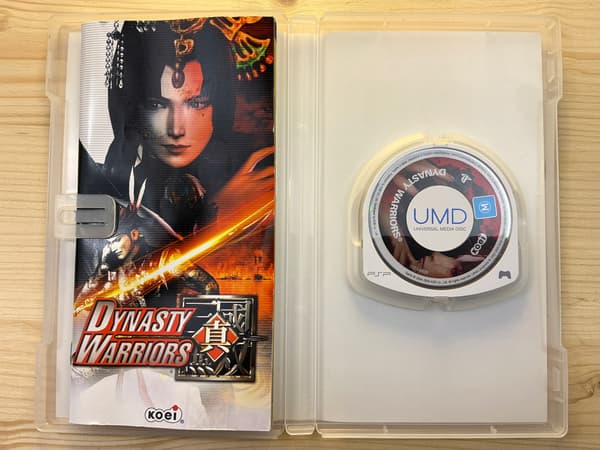 DYNASTY WARRIORS – PSP game, in very good+ condition, complete set