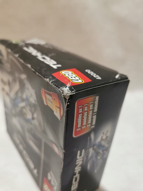 LEGO 42020 Technic – Twin-rotor Helicopter (damaged box)