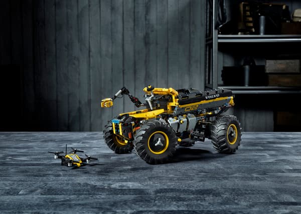 LEGO Technic 42081 Volvo Wheel Loader ZEUX