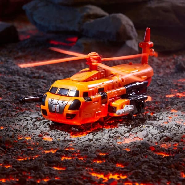 TRANSFORMERS LEGACY SANDSTORM (G1 UNIVERSE, TRIPLE CHANGER)