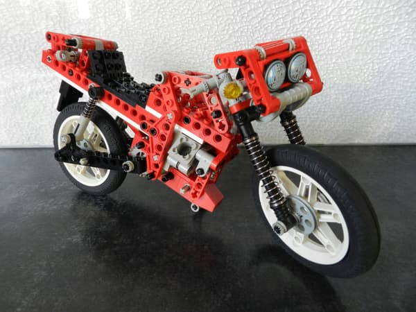 LEGO Technic 8422 2-in-1 Circuit Shock Racer *motor *1995