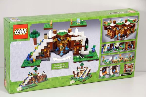 LEGO Minecraft 21134 – Base under the waterfall
