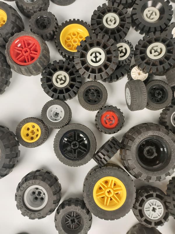 LEGO TECHNIC MIX – Wheels for Building Vehicles. Assorted, Genuine 0.5 kg