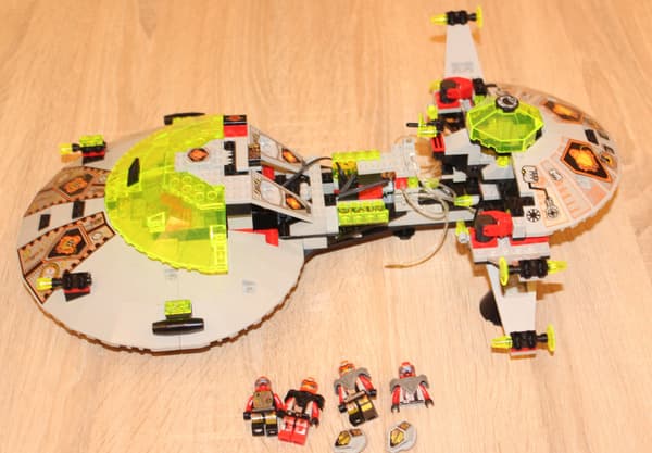 LEGO CLASSIC SPACE 6979 Interstellar UFO Starfighter – a unique set