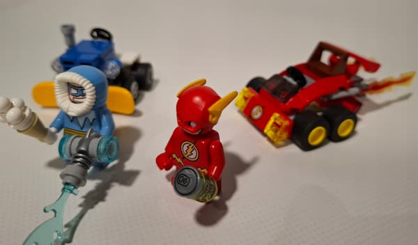 LEGO DC Super Heroes: 76063 – The Flash vs Captain Cold