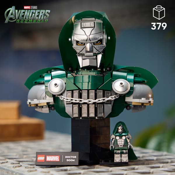 LEGO Marvel Dr Doom Bust 76345