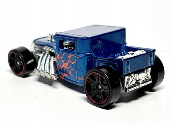 Hot Wheels car, 1 piece