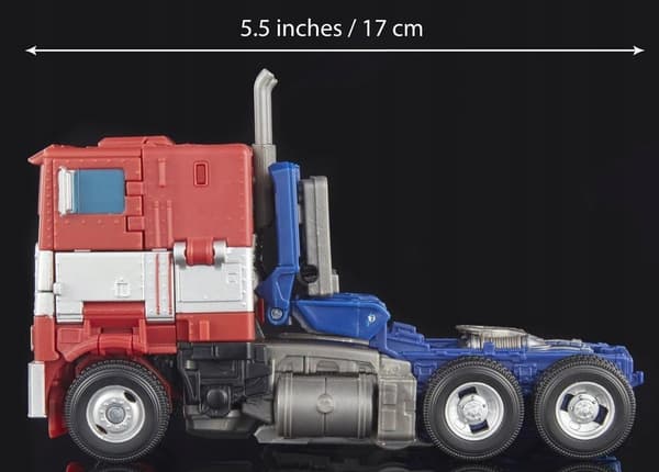 Transformers Generations Studio Series VOYAGER OPTIMUS PRIME figure