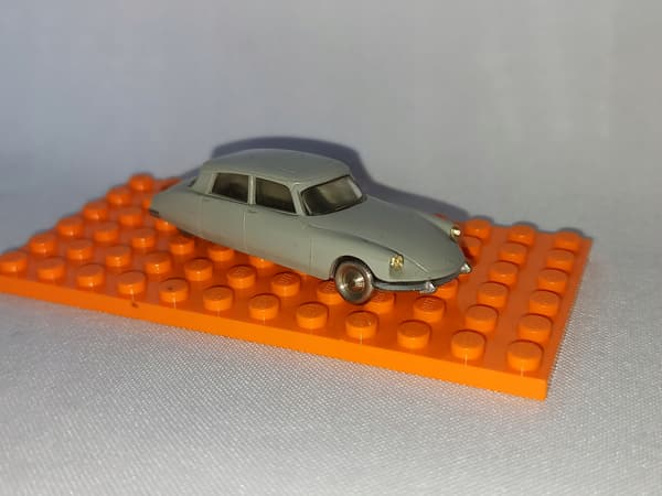 Lego 603pb01 HO Scale Citroën DS19, Light Grey, 1 piece