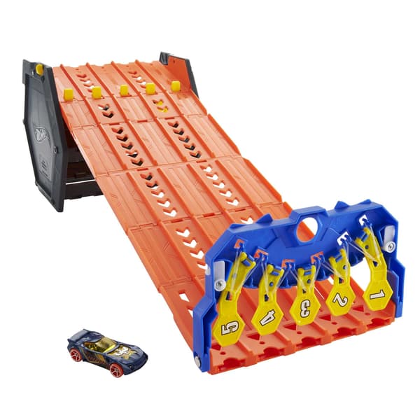 Hot Wheels 5-lane expandable racetrack set with garage