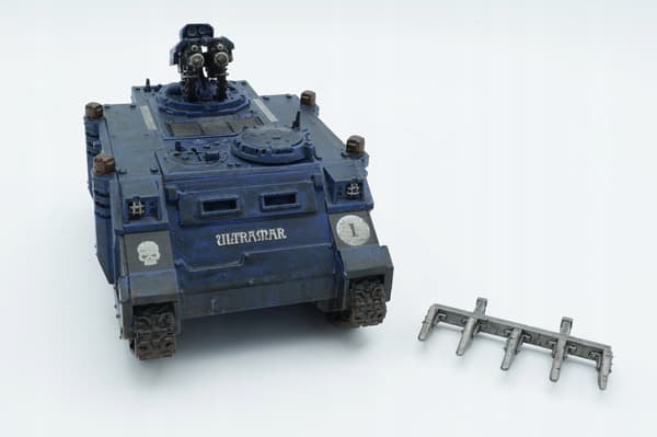 Warhammer 40k Space Marines Razorback Tank plastic model