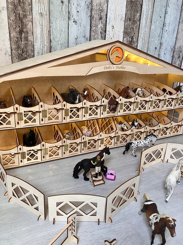 Wooden stable with 22 stalls + lighting