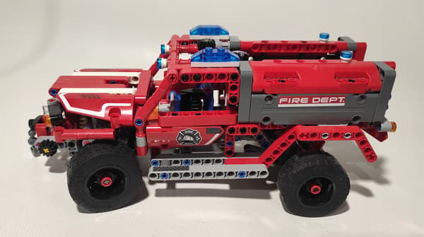 LEGO Technic: 42075 – Emergency Response Vehicle