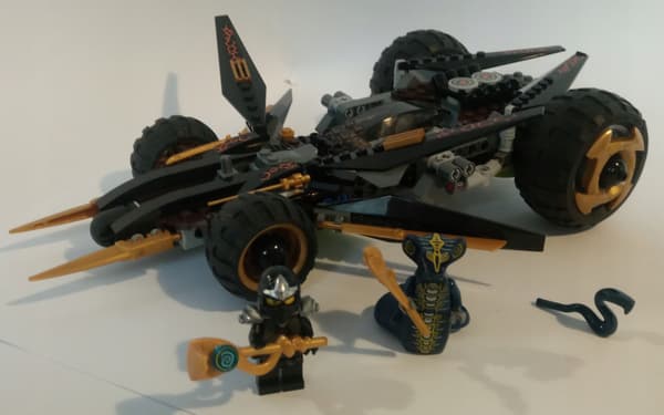 LEGO Ninjago: 9444 – Cole’s Tracked Assault Vehicle