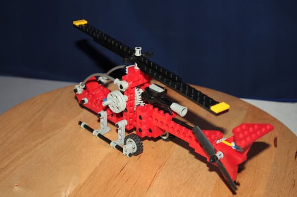 Lego Technic 8812 Hawk II Helicopter