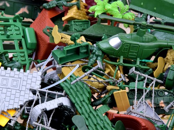 Large Army Set: Soldiers, Tanks, Weapons and Figures
