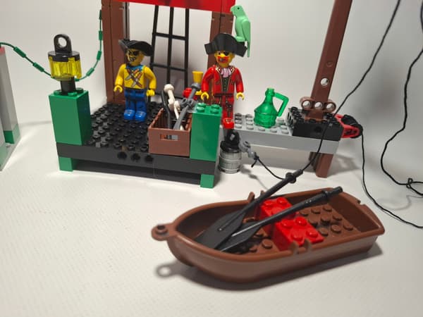 LEGO Pirates: 7073 – Pirates’ Dock