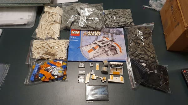 LEGO Star Wars 10129 Rebel Snowspeeder – UCS