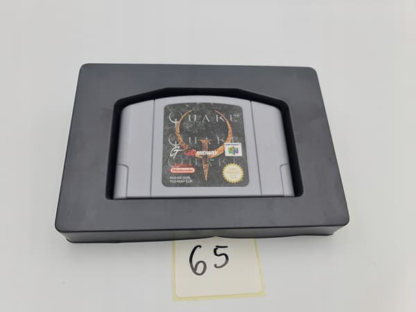 NINTENDO 64 QUAKE CARDBOARD BOX (PAL VERSION)