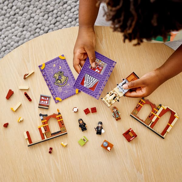 Lego 76396 Moments at Hogwarts: Divination Class