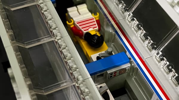 4547 LEGO Tourist Coach