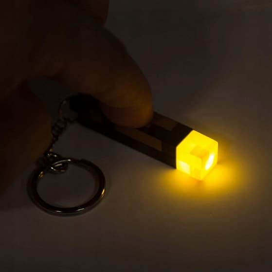 MINECRAFT KEYRING TORCH LANTERN FIGURINE