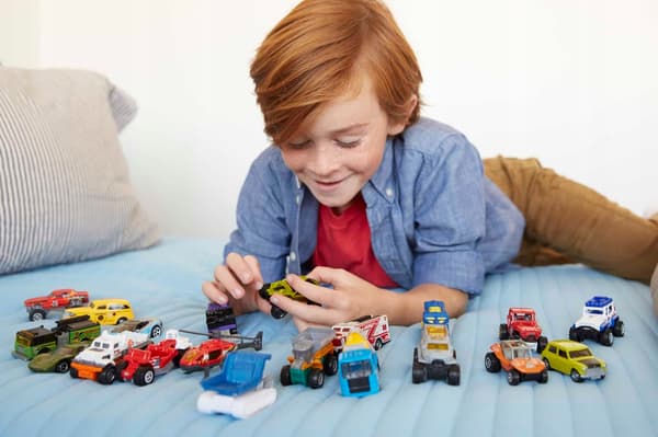 Mattel Matchbox: 20 licensed vehicles, namely