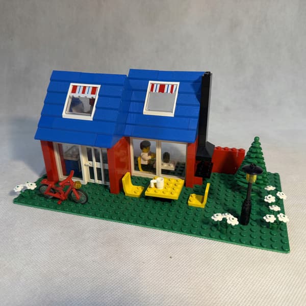 LEGO Set 6370 Classic Town Weekend Home