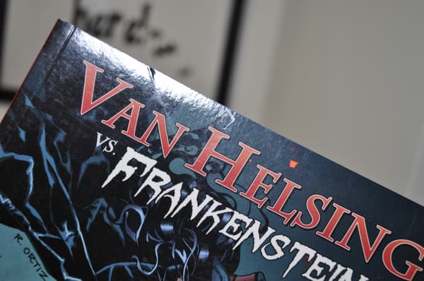 BDB Van Helsing vs Frankenstein SC ENGLISH