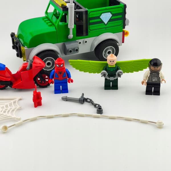 Second-hand LEGO Super Heroes – Vulture’s Van Heist – 76147