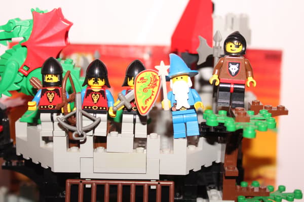 LEGO CASTLE 6082-2 INSTRUCTIONS: Fire Breathing Fortress – A UNIQUE SET
