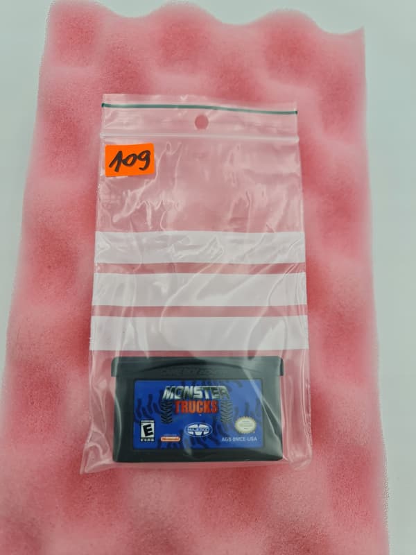 GAME BOY ADVANCE MONSTER TRUCKS