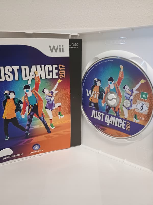 Just Dance 2017 for Nintendo Wii (English version), complete set