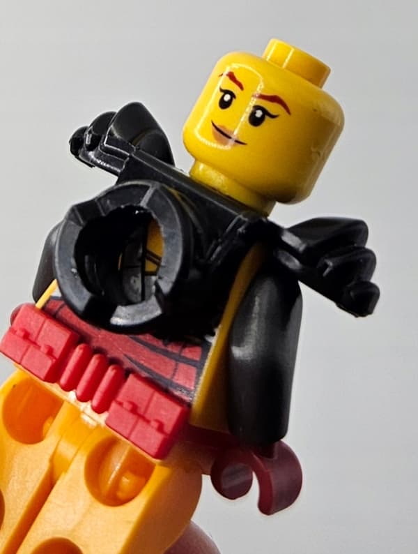LEGO NINJAGO minifigure njo0477 njo477 Skylor – Hunted DEFECT /