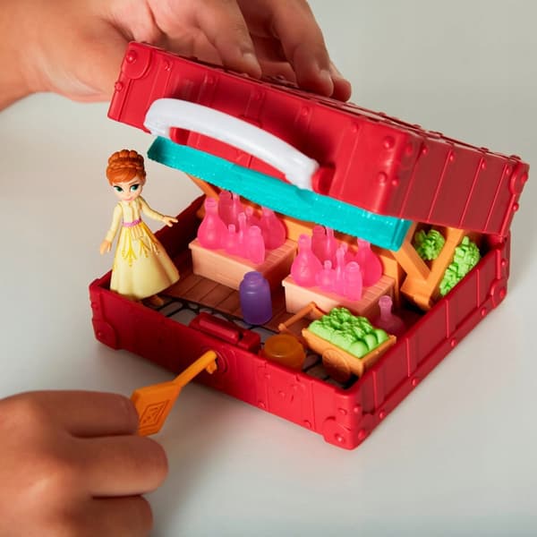Pop Up Starter Set with an Anna figurine, Frozen 2