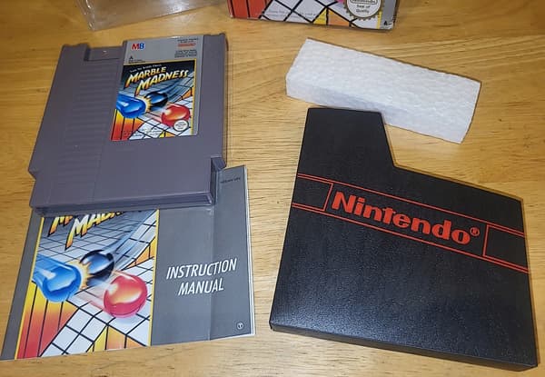 MARBLE MADNESS – NINTENDO NES PAL COMPLETE SET + PROTECTOR