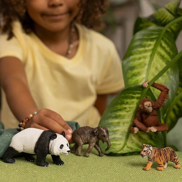 Schleich 42736 Wild Life Asia Starter Set