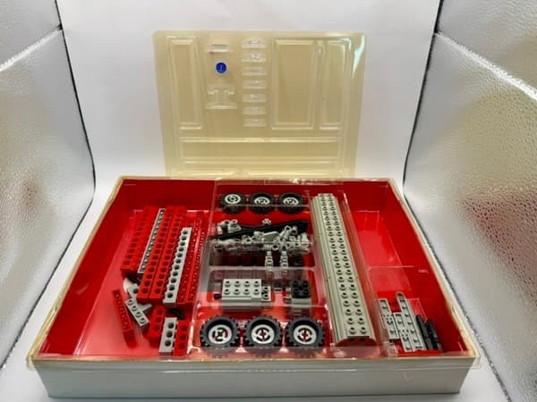 The Lego Technic 8055 Universal Building Set from 1986.