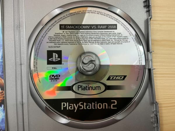 WWE SMACKDOWN VS RAW 2008 – in perfect condition – complete PS2 set