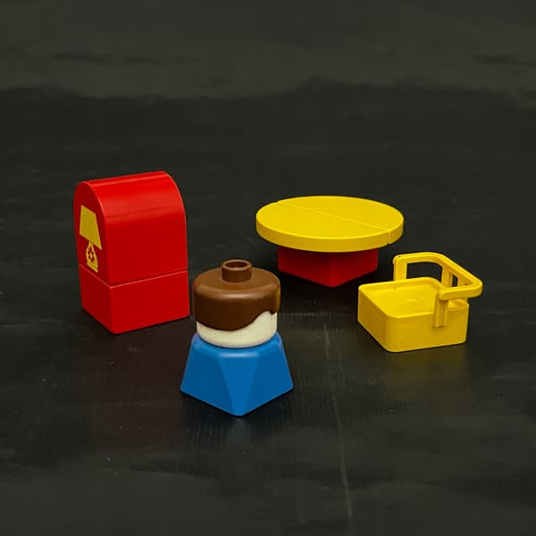 032 LEGO Furniture Shop