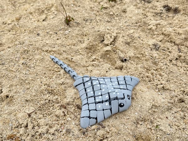 3D stingray – a segmented, movable, flexible figurine, a stress-relief gadget