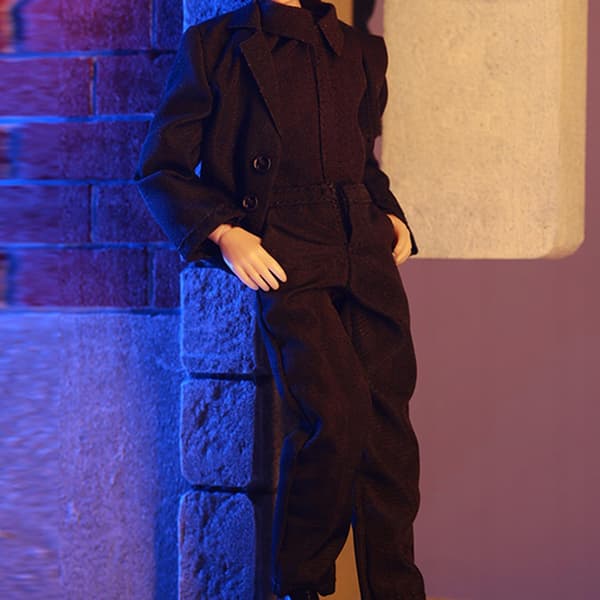 A set of suits with action figures for 1/12-scale miniature figures includes a white one