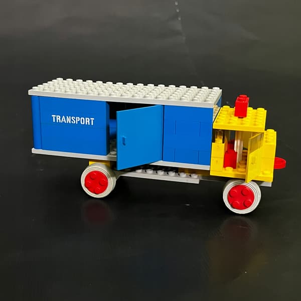 333 LEGO Delivery Van