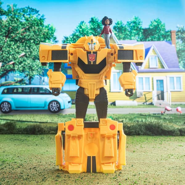 Transformers EarthSpark Bumblebee Spin Changer, Mo Malto figure, ages 6+
